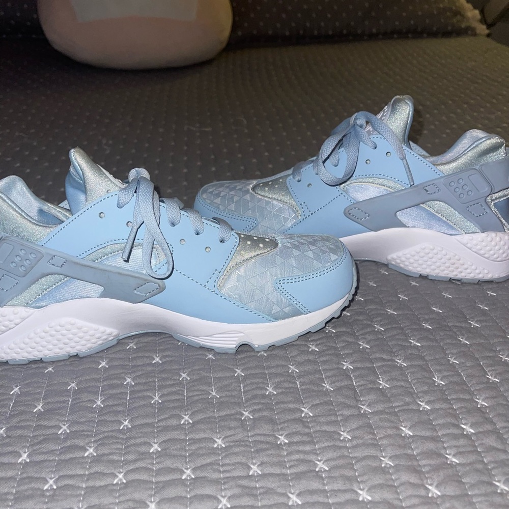 Nike Women’s Huarache Light Blue